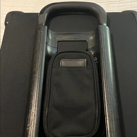 Briggs & Riley Black Carryon Suitcase - Picture 10 of 16